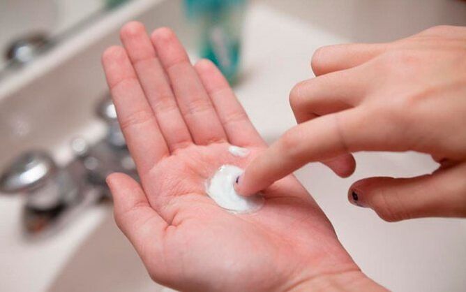 χρησιμοποιώντας μαγειρική σόδα στο σπίτι